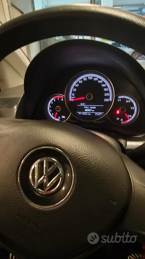 Volkswagen Up 2019 photo 2