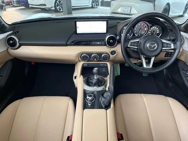 Mazda Roadster 2024 photo 2