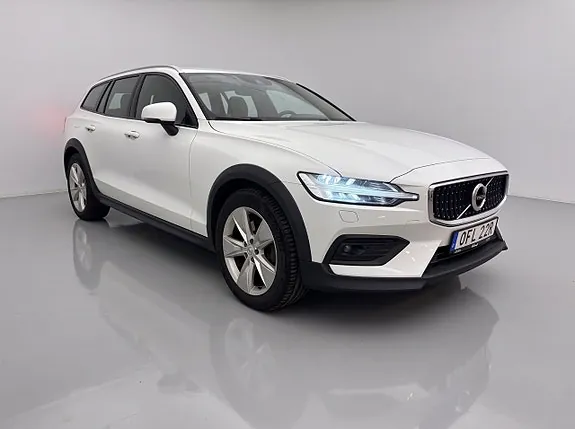Volvo V60 Cross Country 2020 photo 2