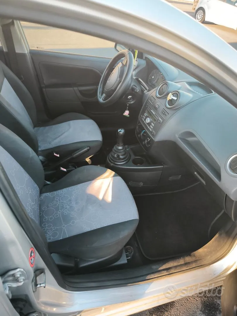 Ford Fiesta 2008 photo 3