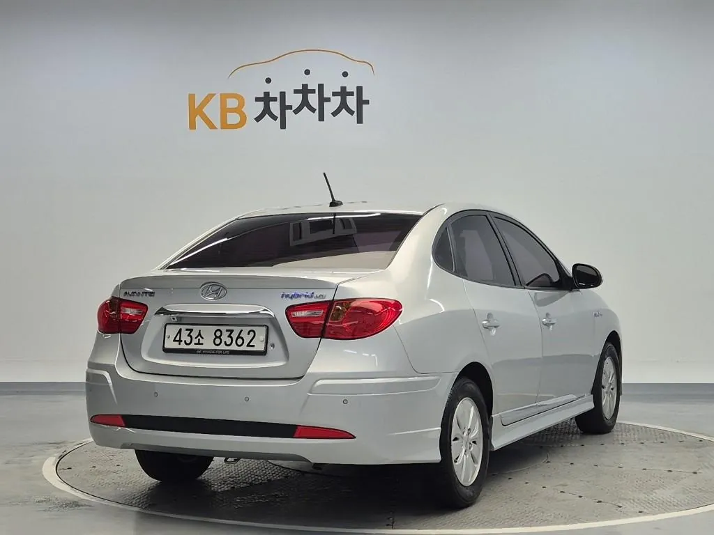 Hyundai Avante 2012 photo 3