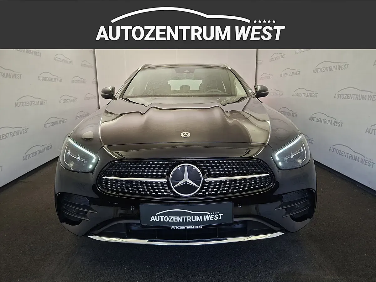 Mercedes-Benz E-Class 2022 photo 3