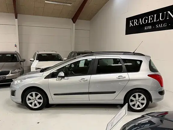 Peugeot 308 2011 photo 2