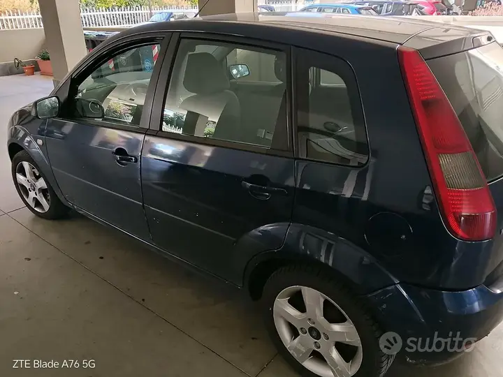 Ford Fiesta 2005 photo 3