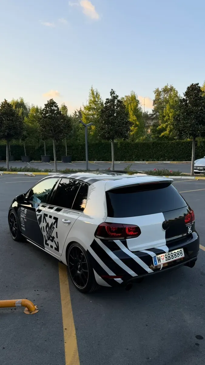 Volkswagen Golf 2010 photo 3