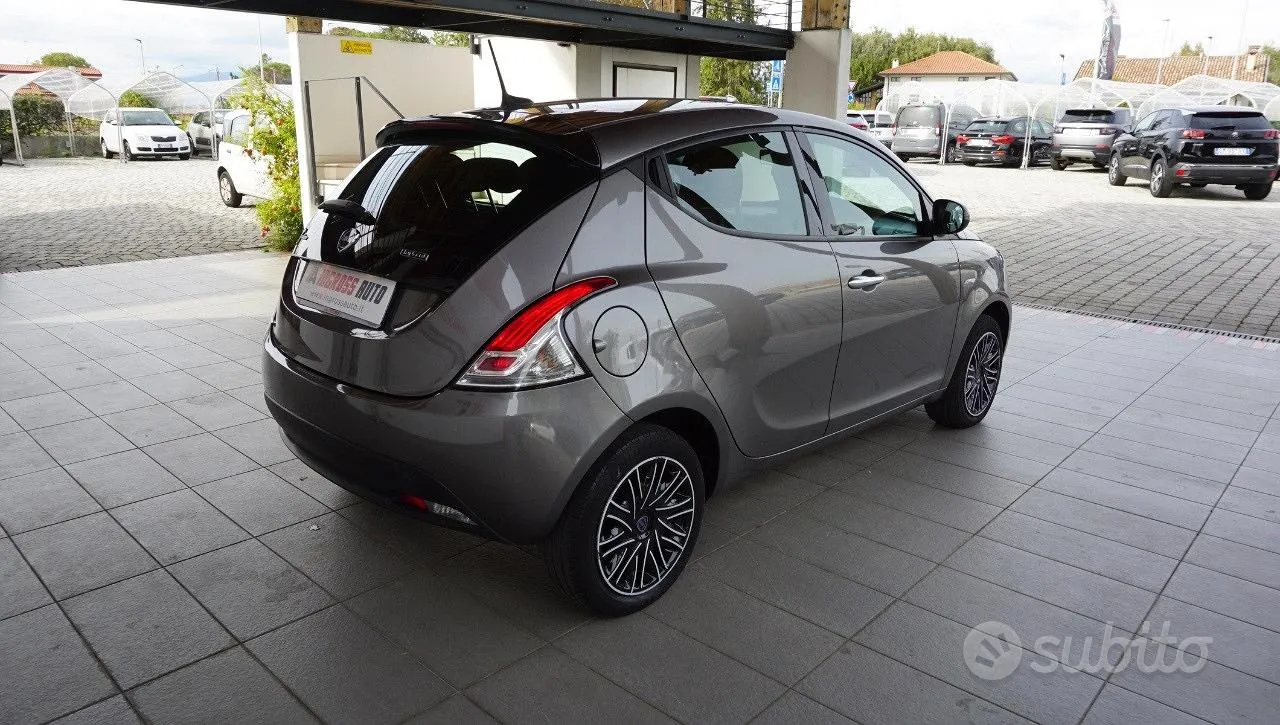 Lancia Ypsilon 2023 photo 5