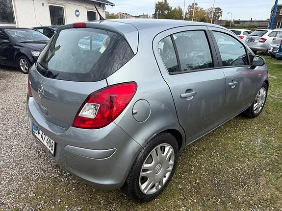 Opel Corsa 2010 photo 4