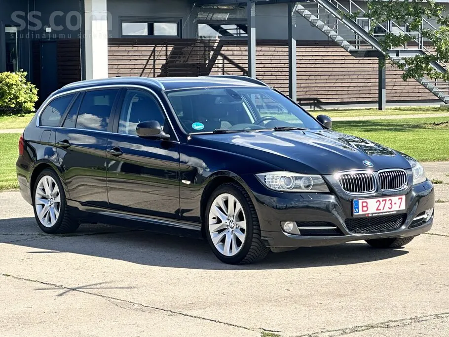 BMW 318D 2011 photo 2
