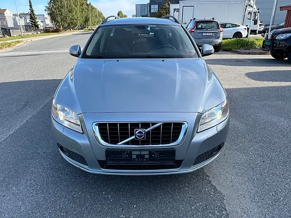 Volvo V70 2009 photo 2