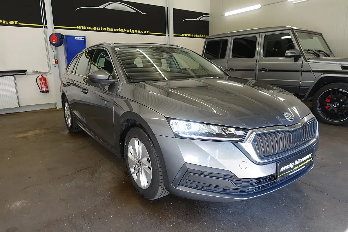 Skoda Octavia 2023 photo 3