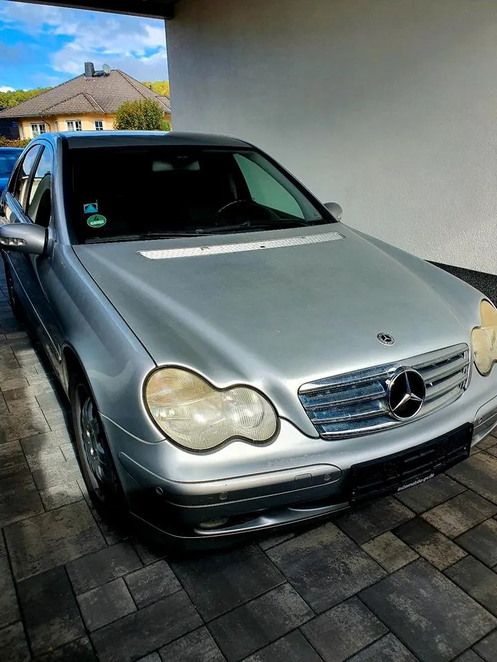 Mercedes-Benz C200