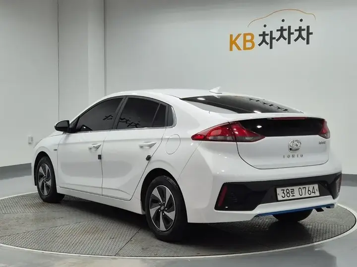 Hyundai Ioniq 2016 photo 2