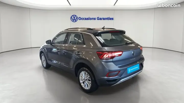 Volkswagen T-Roc 2023 photo 3
