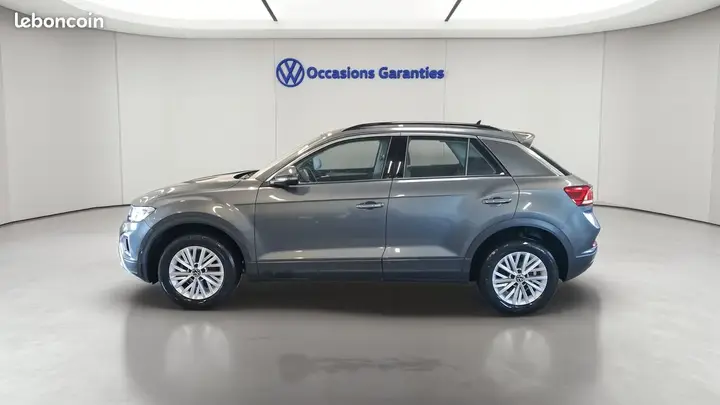 Volkswagen T-Roc 2023 photo 2