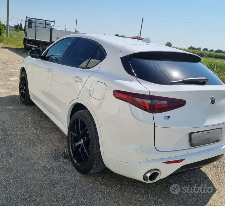 Alfa Romeo Stelvio 2018 photo 4