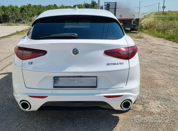 Alfa Romeo Stelvio 2018 photo 5