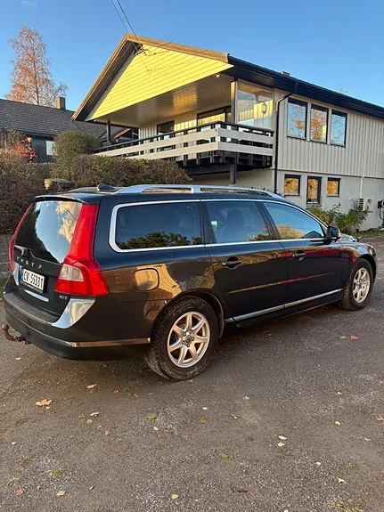 Volvo V70 2010 photo 4