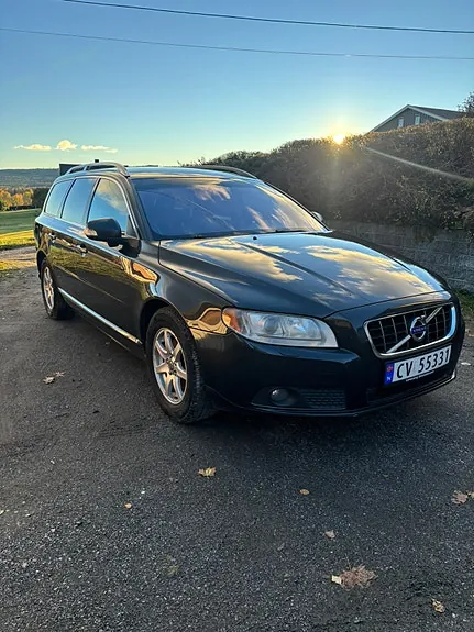 Volvo V70 2010 photo 3