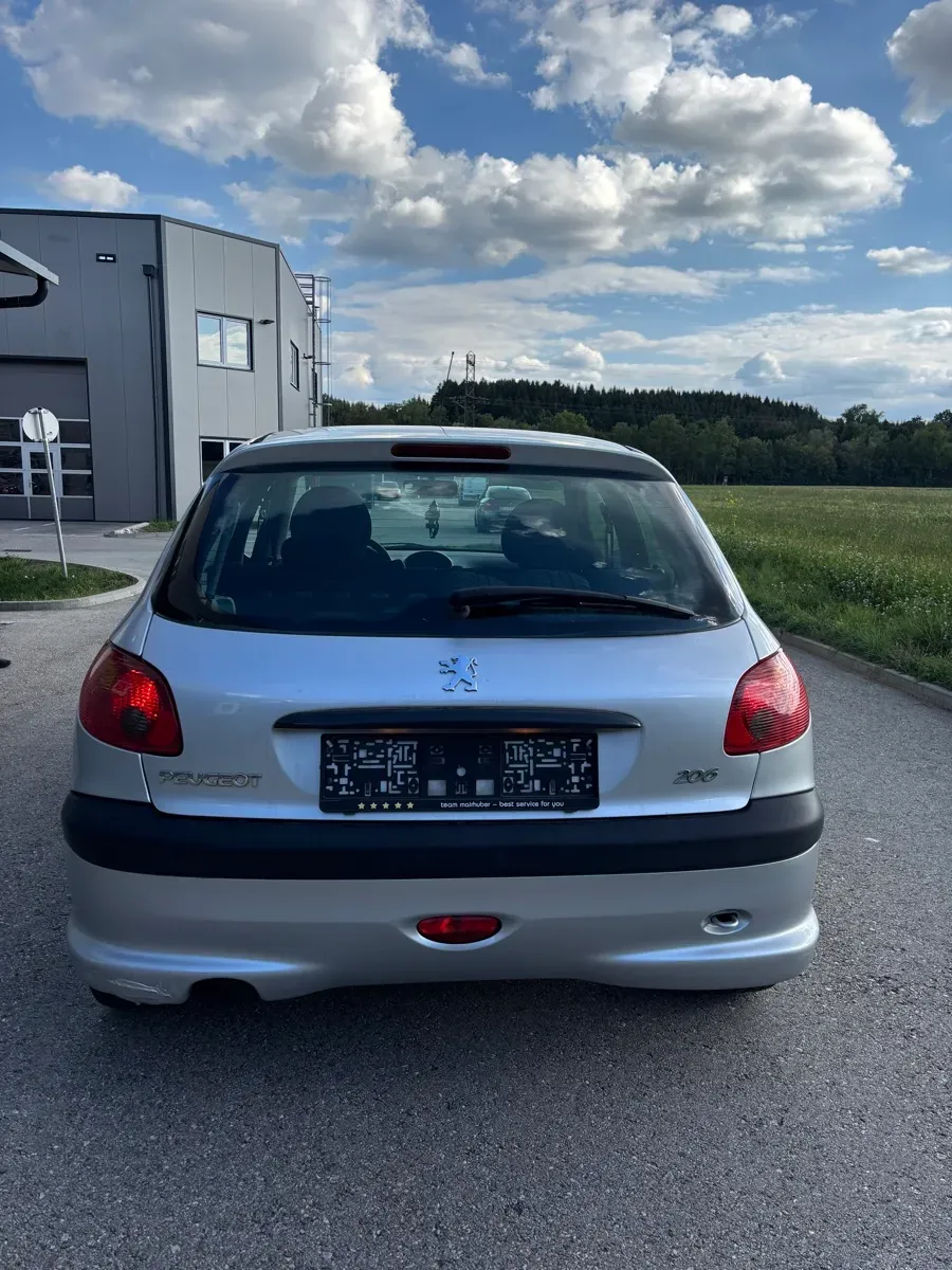Peugeot 206 2007 photo 3