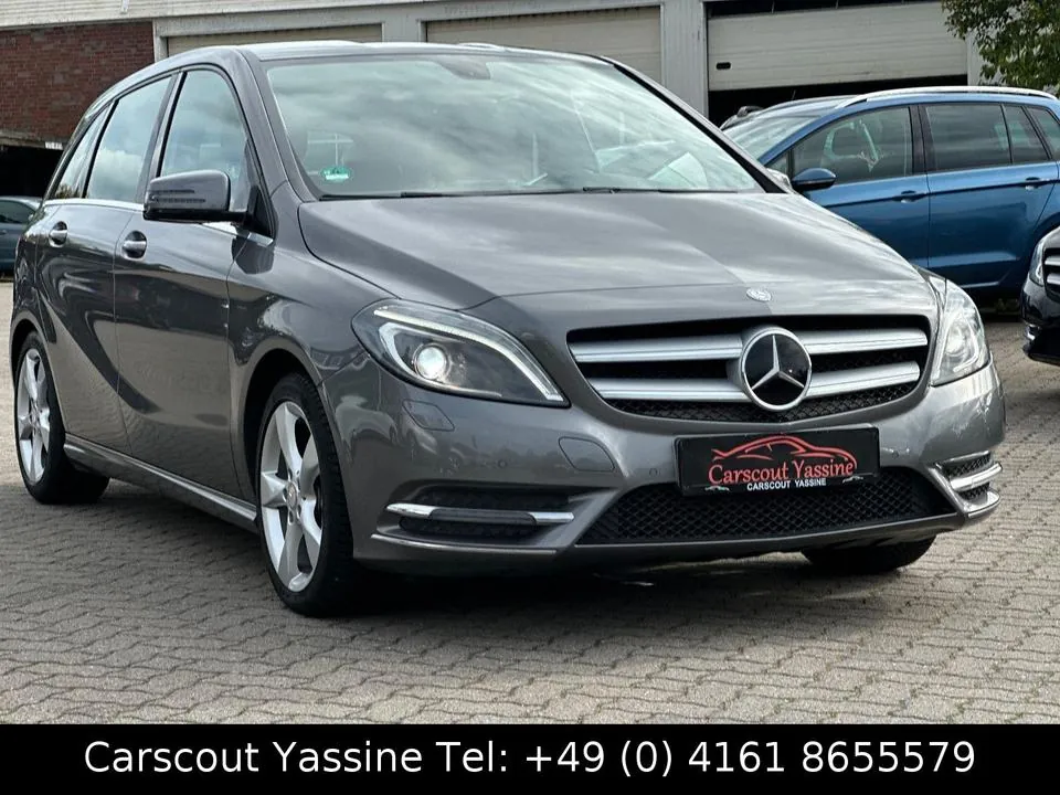 Mercedes-Benz B 180