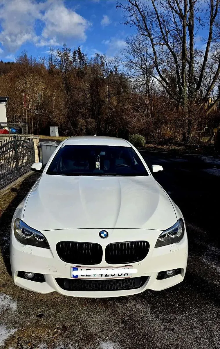 BMW 5 Series Touring 2014 photo 2