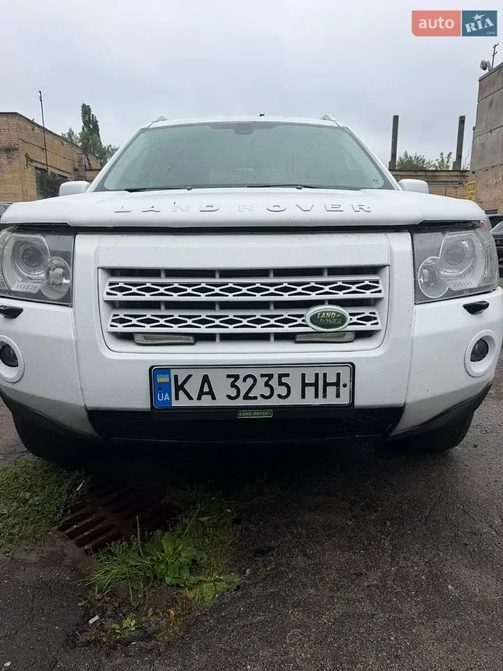 Land Rover Freelander 2010 photo 4