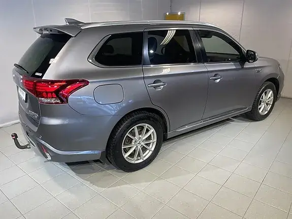 Mitsubishi Outlander 2019 photo 2