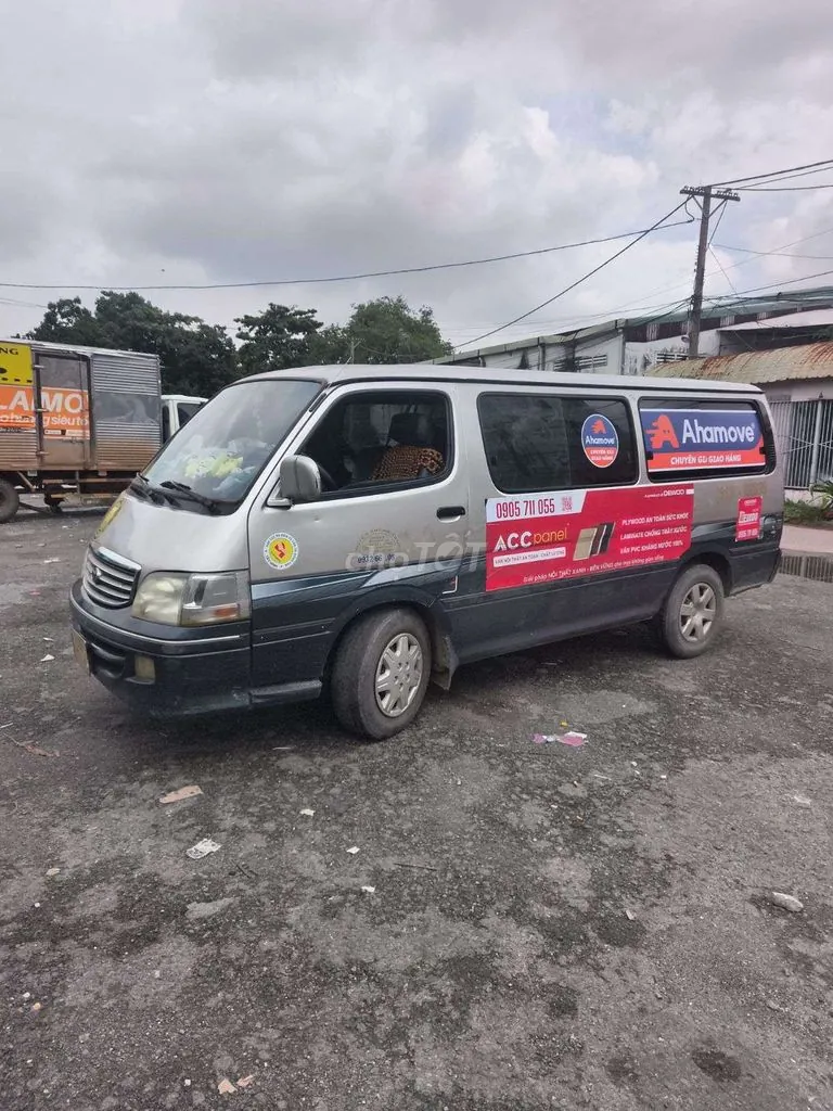 Toyota Hiace 2002 photo 2