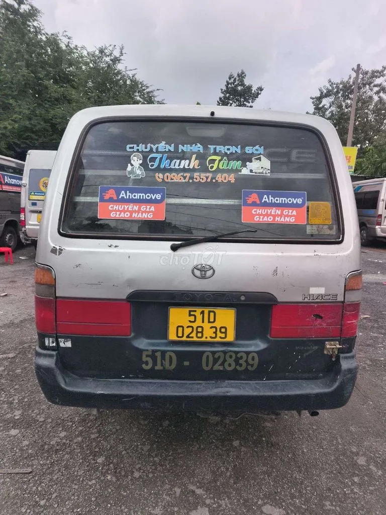 Toyota Hiace 2002 photo 4