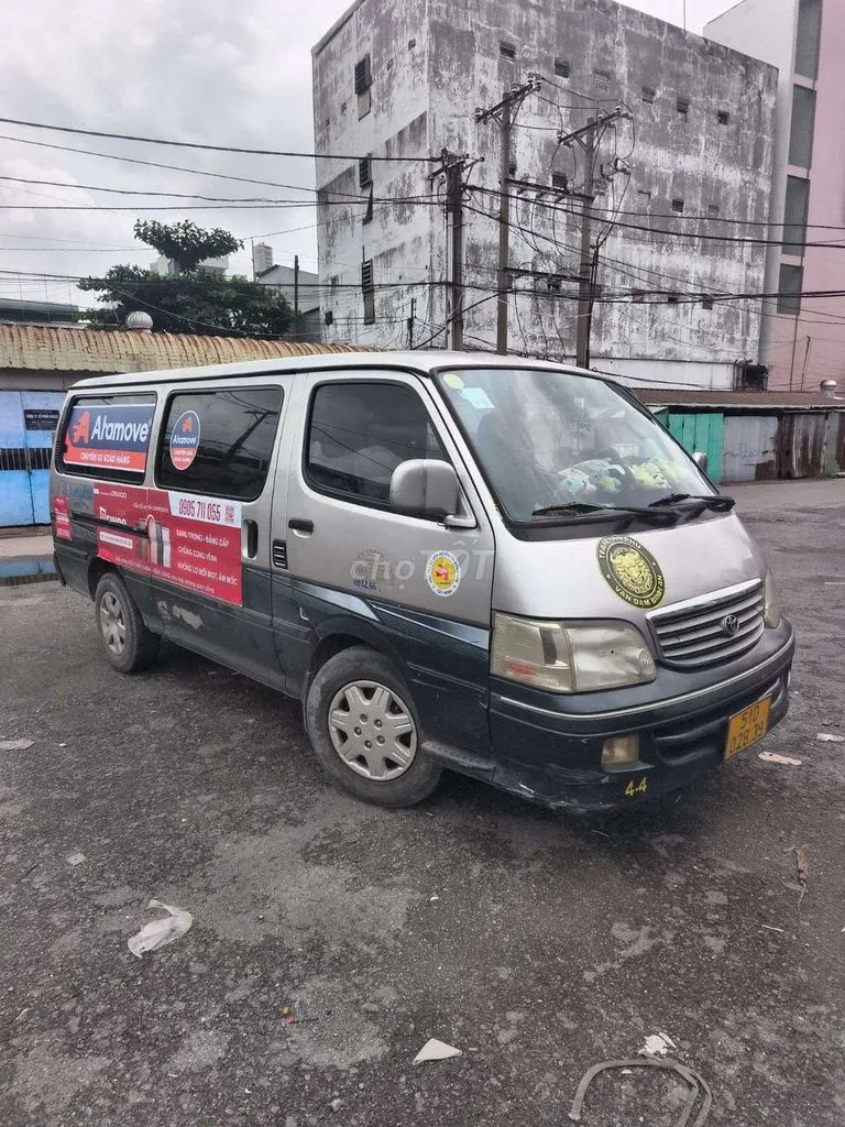 Toyota Hiace 2002 photo 3