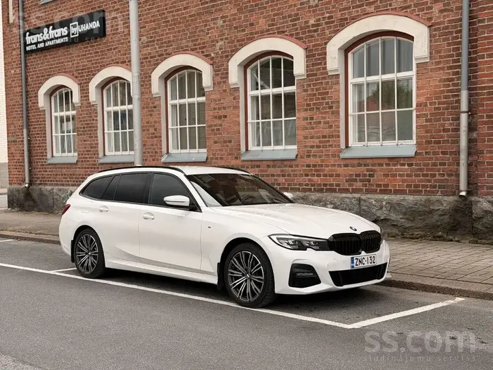 BMW 330E