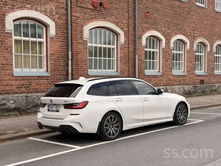 BMW 330E 2020 photo 3