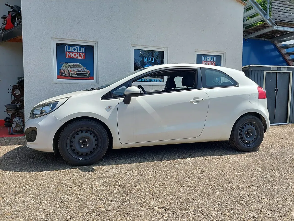 Kia Rio 2013 photo 2