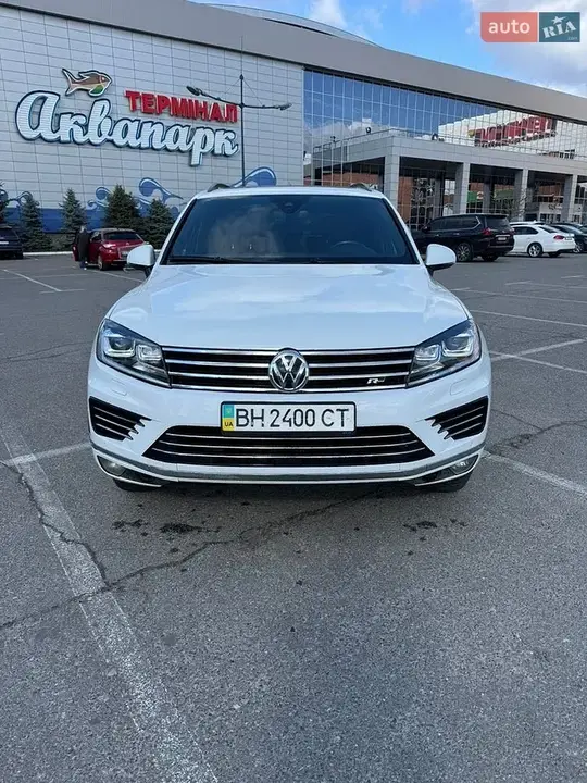 Volkswagen Touareg 2017 photo 2