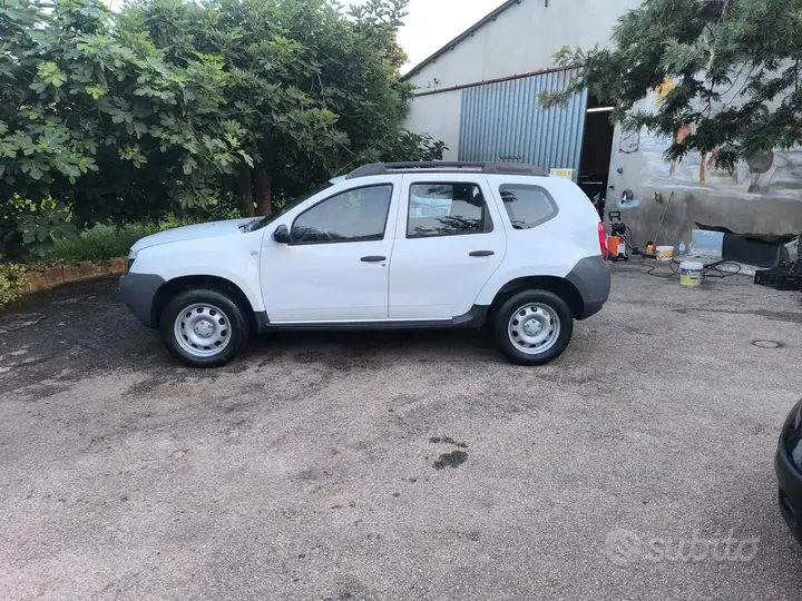 Dacia Duster 2012 photo 4