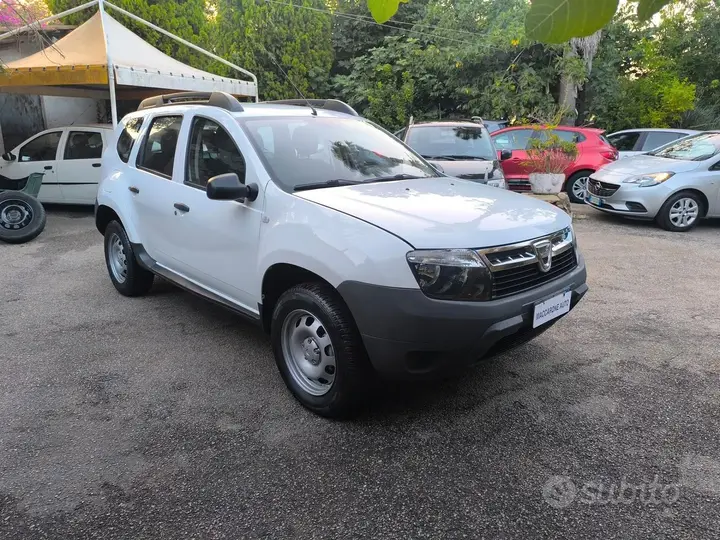 Dacia Duster 2012 photo 2