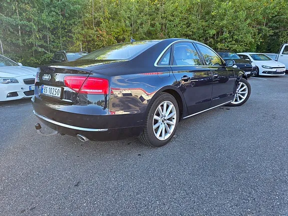 Audi A8 photo 5