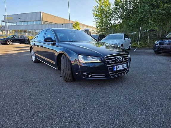 Audi A8 photo 3
