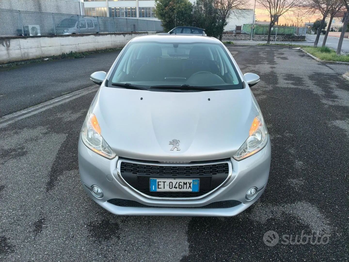Peugeot 208 2014 photo 2