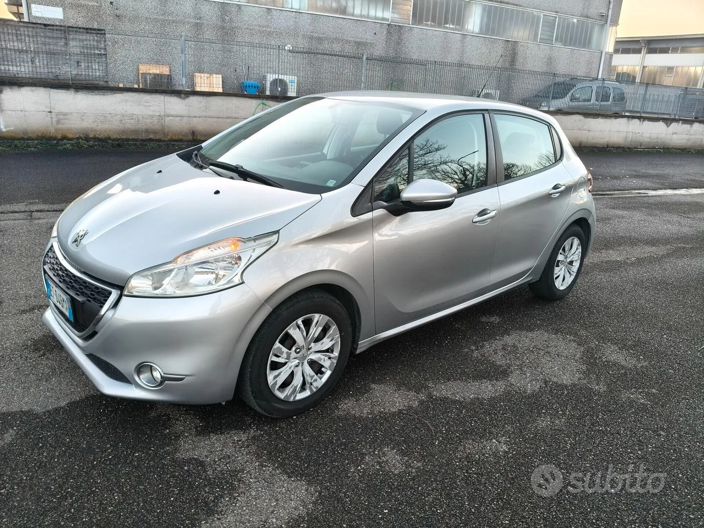 Peugeot 208 2014 photo 3