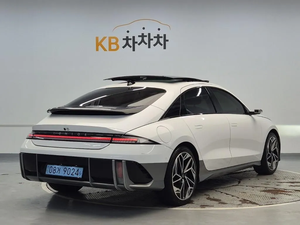 Hyundai Ioniq 6 2023 photo 3