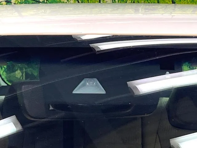 Toyota Crown 2019 photo 3
