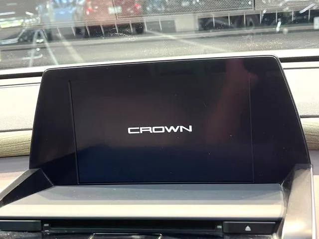 Toyota Crown 2019 photo 4