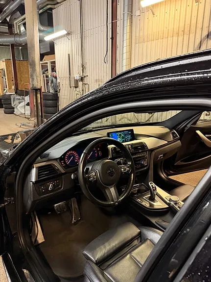 BMW 330I 2019 photo 5