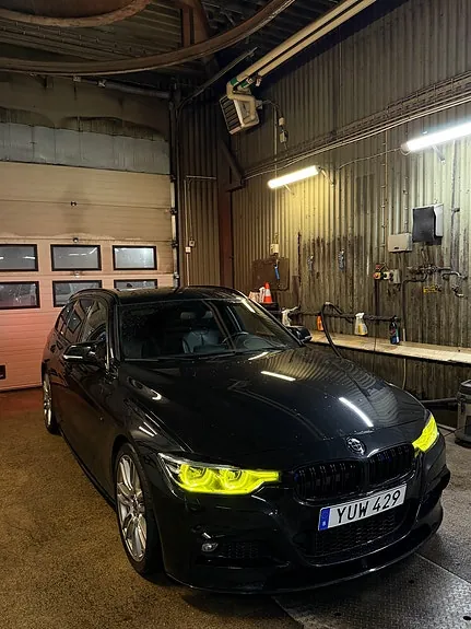 BMW 330I 2019 photo 2