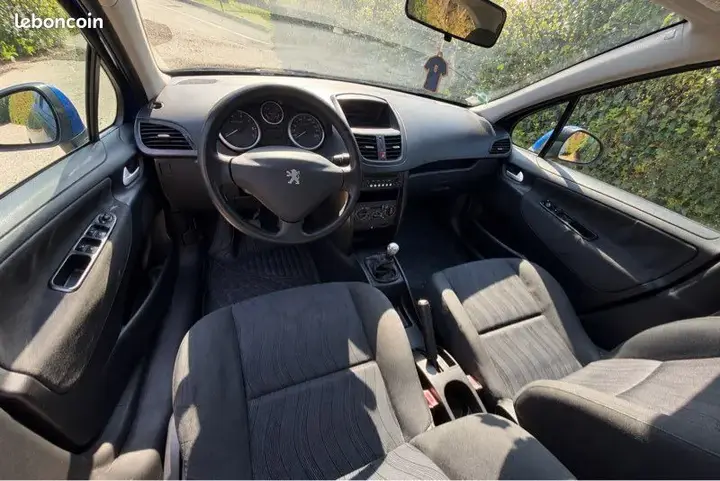 Peugeot 207 2007 photo 3