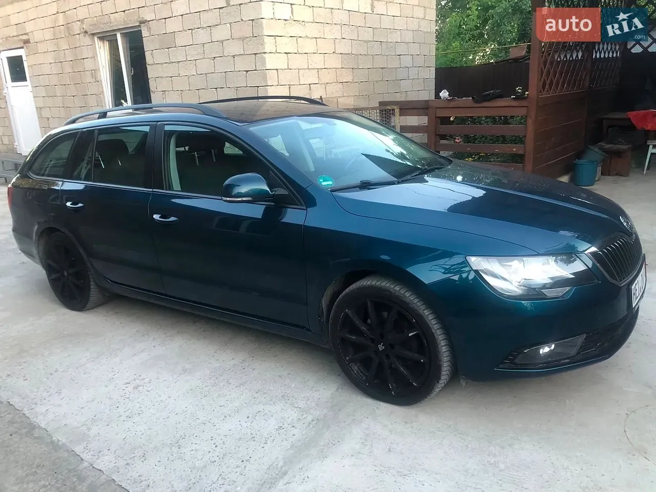 Skoda Superb 2013 photo 4