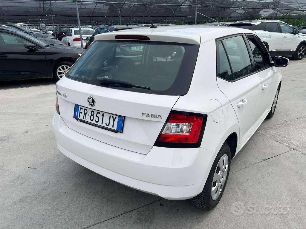 Skoda Fabia 2018 photo 3