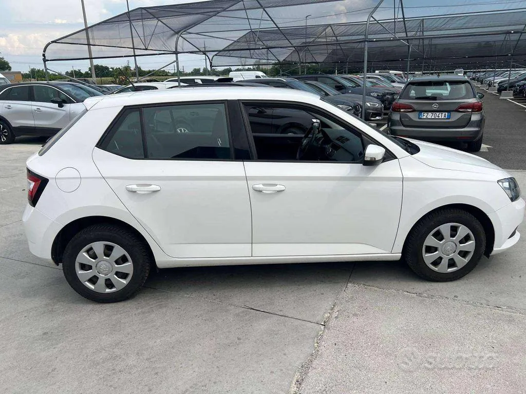 Skoda Fabia 2018 photo 2