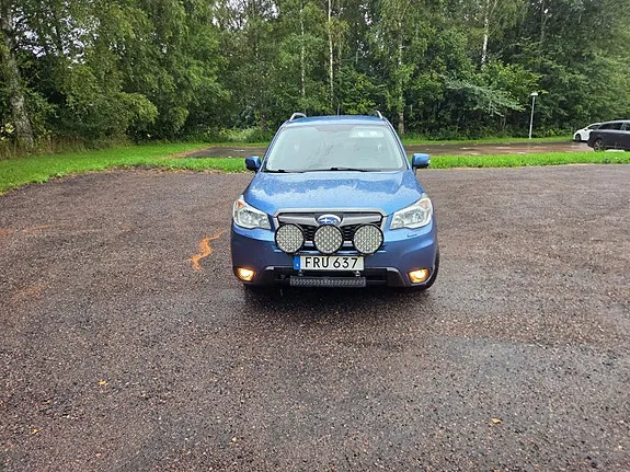 Subaru Forester 2015 photo 2
